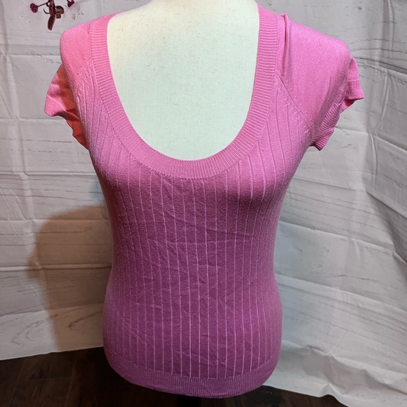 New York & Company Sweaters - New York company pink short sleeve sweater